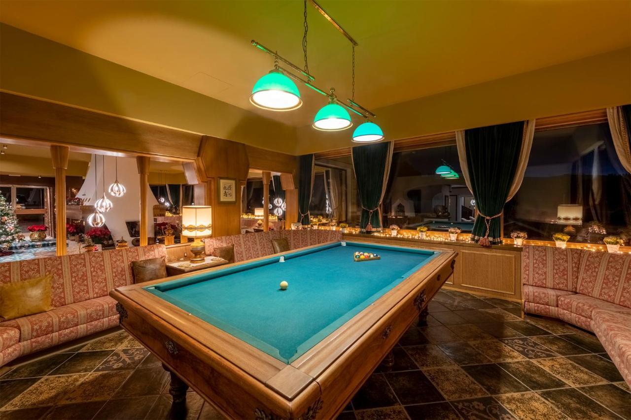 Hotel Sochers Club セルヴァ・ディ・ヴァル・ガルデーナ エクステリア 写真