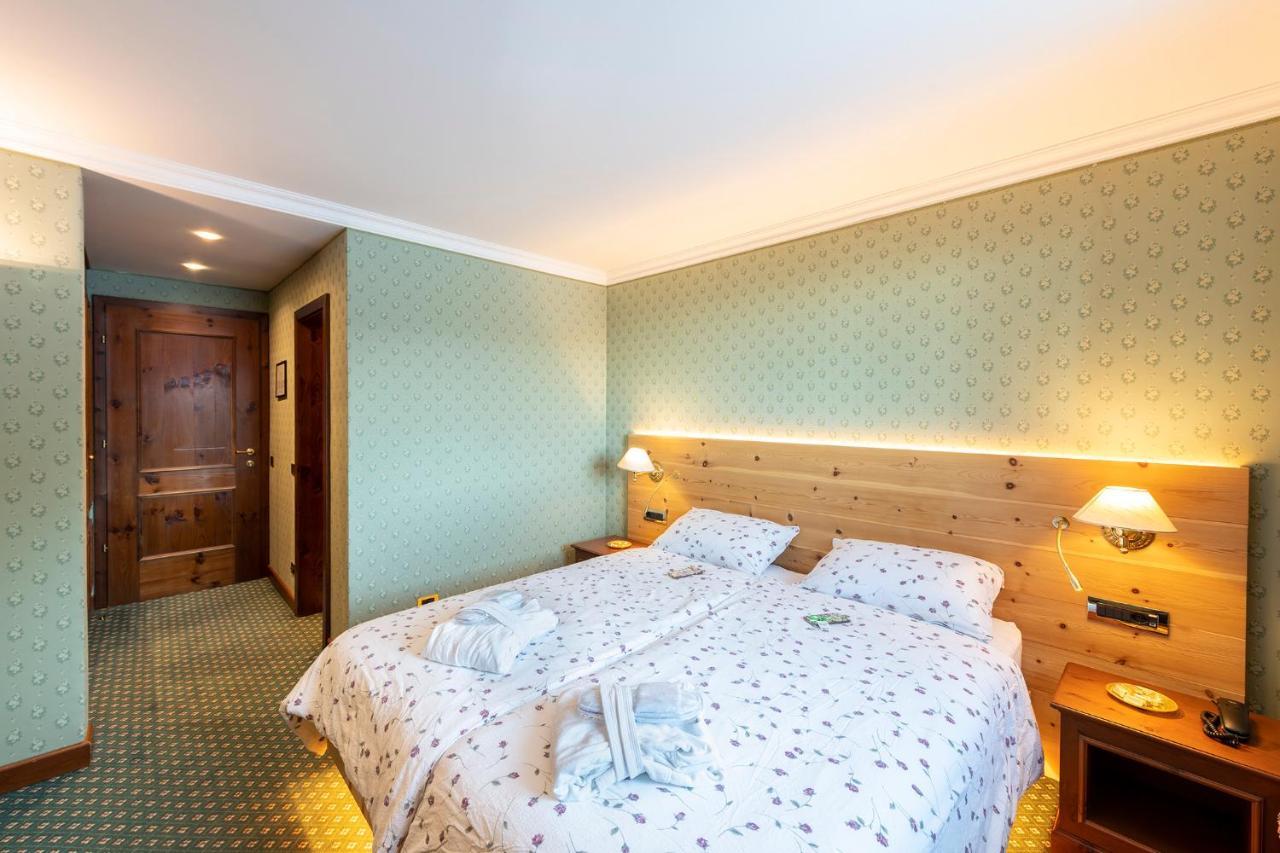 Hotel Sochers Club セルヴァ・ディ・ヴァル・ガルデーナ エクステリア 写真