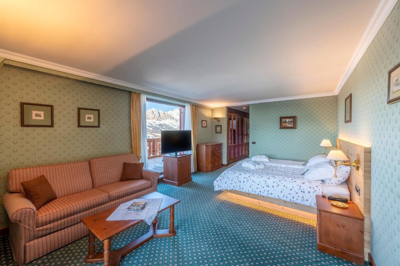 Hotel Sochers Club セルヴァ・ディ・ヴァル・ガルデーナ エクステリア 写真
