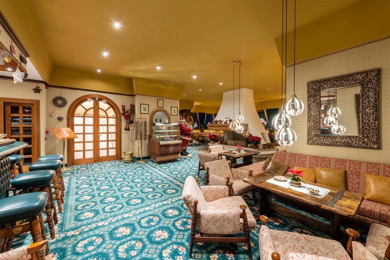 Hotel Sochers Club セルヴァ・ディ・ヴァル・ガルデーナ エクステリア 写真