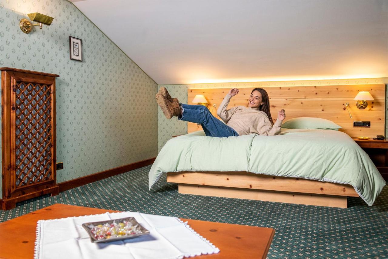 Hotel Sochers Club セルヴァ・ディ・ヴァル・ガルデーナ エクステリア 写真