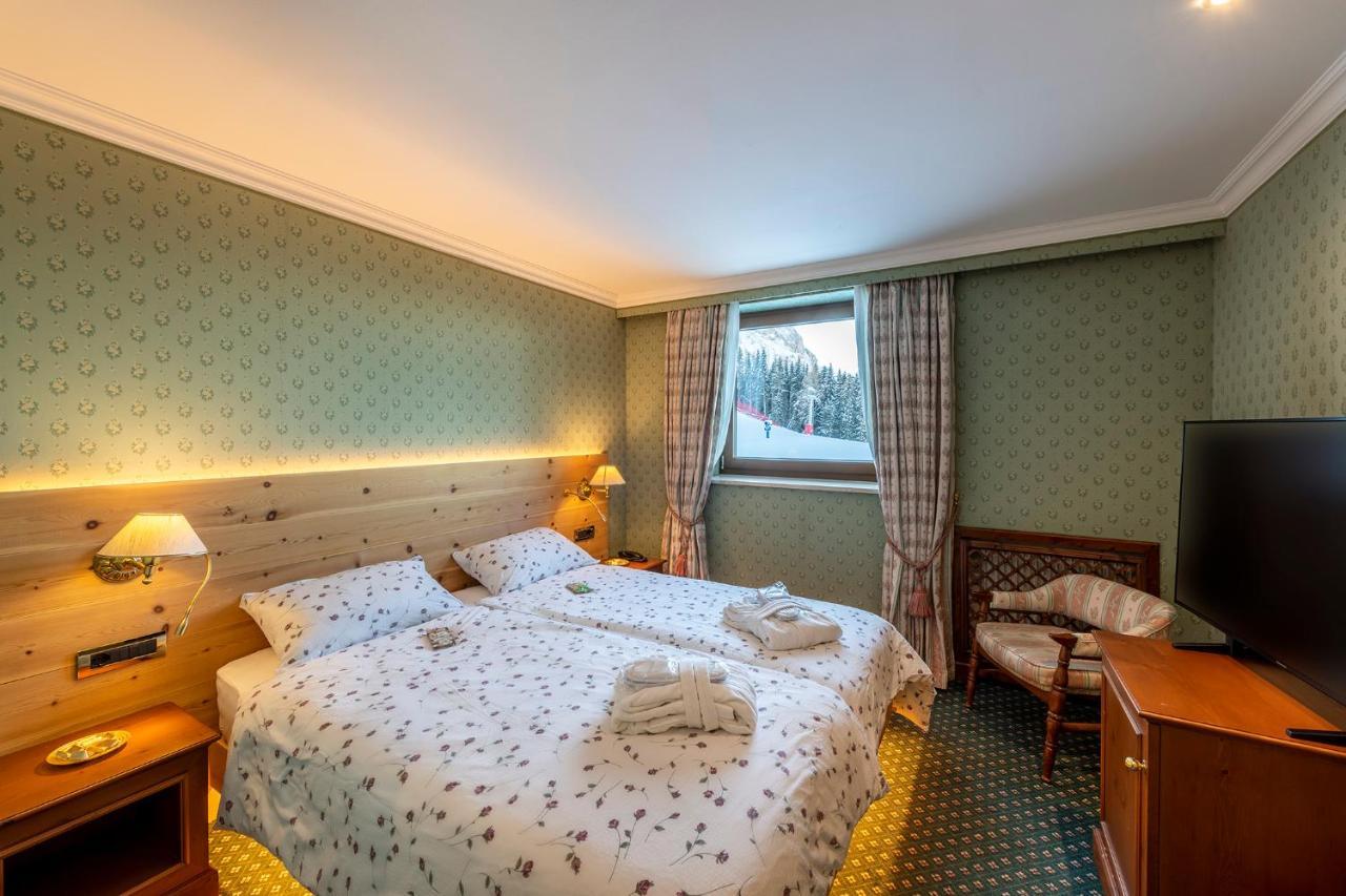 Hotel Sochers Club セルヴァ・ディ・ヴァル・ガルデーナ エクステリア 写真