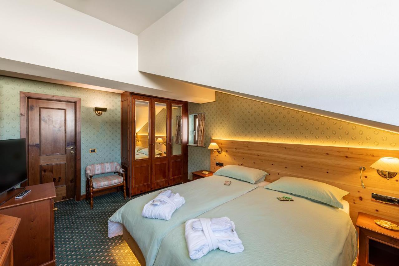 Hotel Sochers Club セルヴァ・ディ・ヴァル・ガルデーナ エクステリア 写真