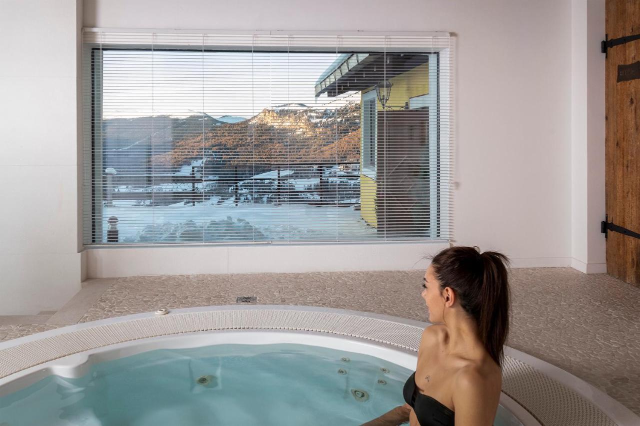 Hotel Sochers Club セルヴァ・ディ・ヴァル・ガルデーナ エクステリア 写真