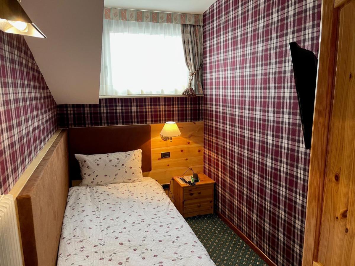 Hotel Sochers Club セルヴァ・ディ・ヴァル・ガルデーナ エクステリア 写真